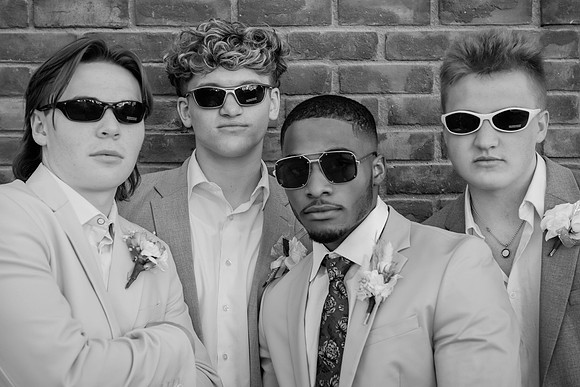 2022 prom DE1_9169-Edit bw