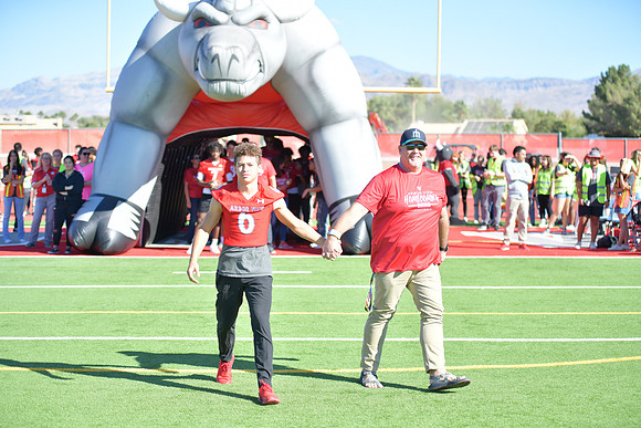 2022 05 homecoming assembly DE1_5491