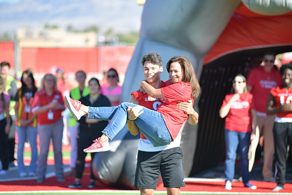 2022 05 homecoming assembly DE1_5518