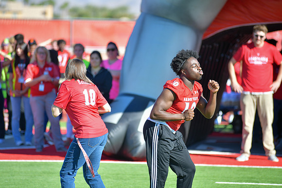 2022 05 homecoming assembly DE1_5533