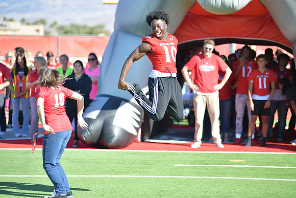 2022 05 homecoming assembly DE1_5537