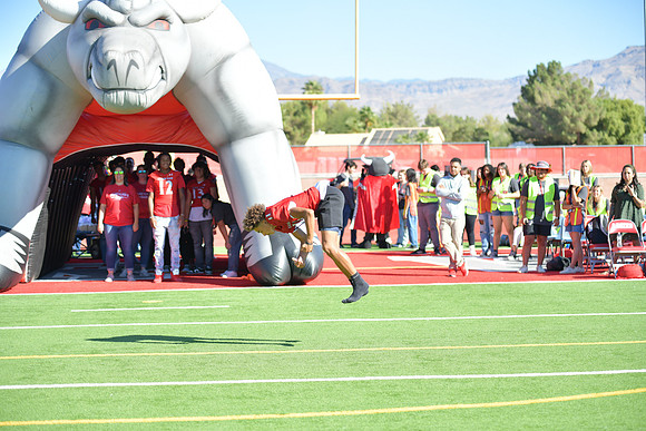 2022 05 homecoming assembly DE1_5546