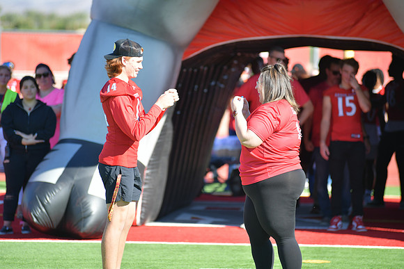 2022 05 homecoming assembly DE1_5575