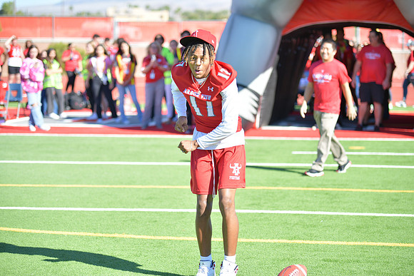2022 05 homecoming assembly DE1_5613
