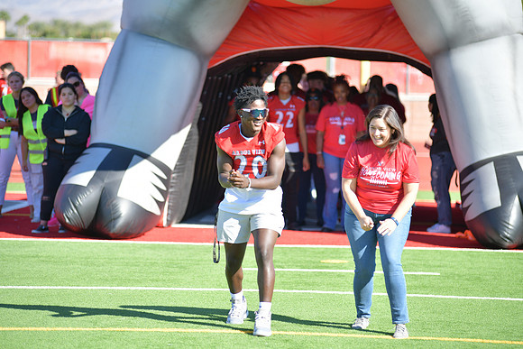 2022 05 homecoming assembly DE1_5650