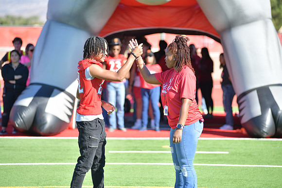 2022 05 homecoming assembly DE1_5659