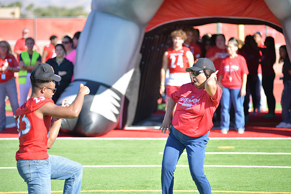 2022 05 homecoming assembly DE1_5668