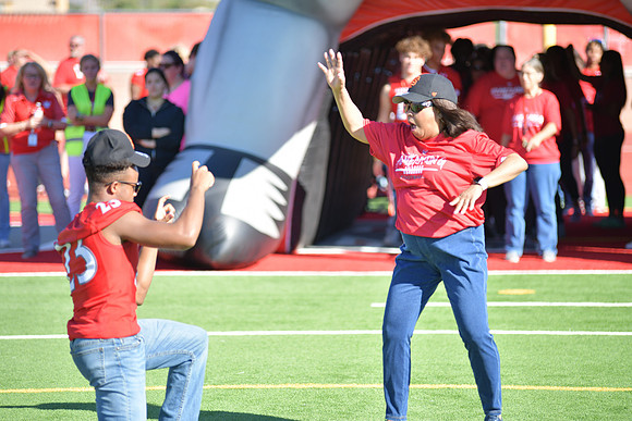 2022 05 homecoming assembly DE1_5669