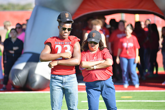 2022 05 homecoming assembly DE1_5678