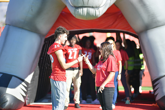 2022 05 homecoming assembly DE1_5692