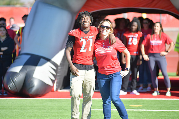 2022 05 homecoming assembly DE1_5703
