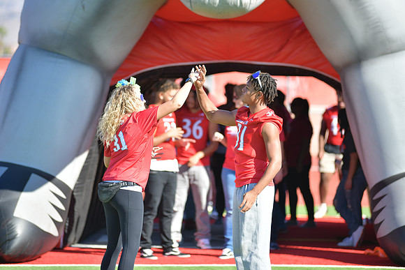 2022 05 homecoming assembly DE1_5749