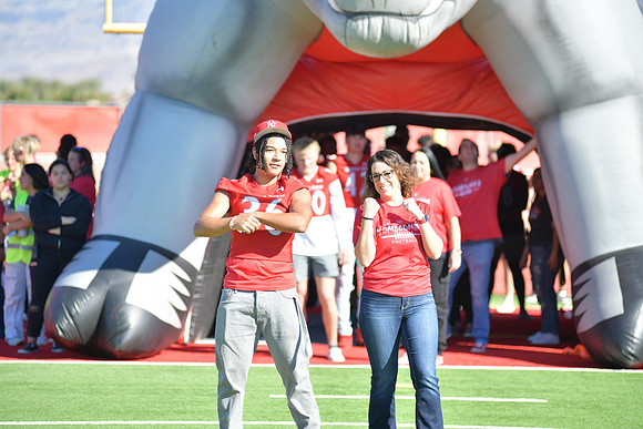 2022 05 homecoming assembly DE1_5768