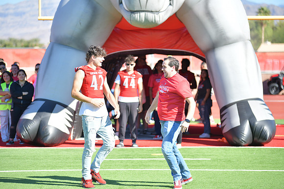 2022 05 homecoming assembly DE1_5789