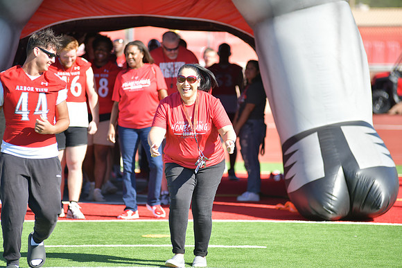2022 05 homecoming assembly DE1_5795