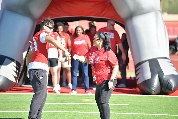 2022 05 homecoming assembly DE1_5797