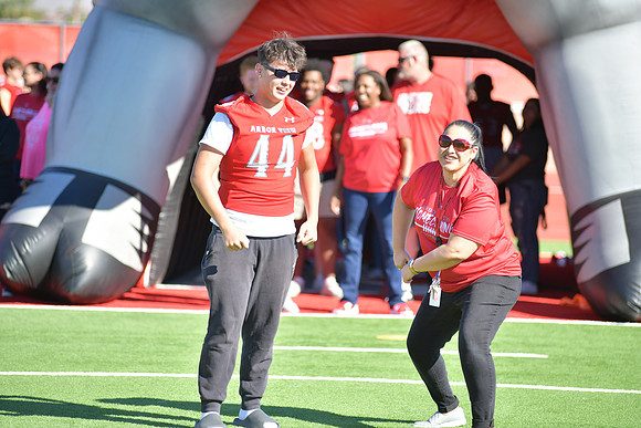 2022 05 homecoming assembly DE1_5801