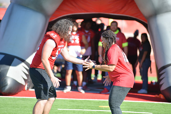 2022 05 homecoming assembly DE1_5832