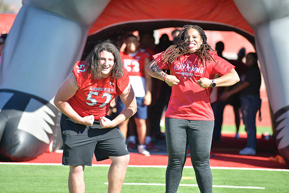 2022 05 homecoming assembly DE1_5837