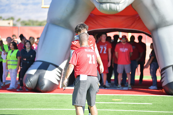 2022 05 homecoming assembly DE1_5933