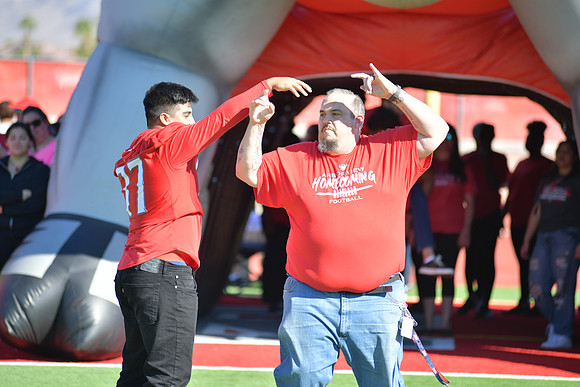 2022 05 homecoming assembly DE1_5970
