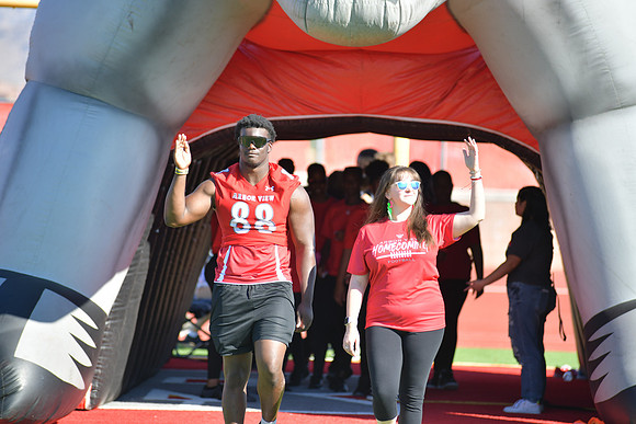 2022 05 homecoming assembly DE1_5982