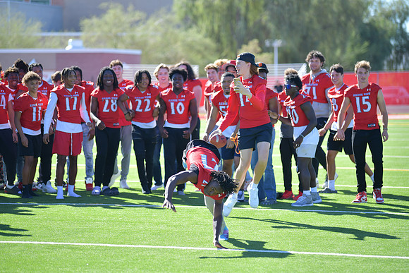 2022 05 homecoming assembly DE1_6002