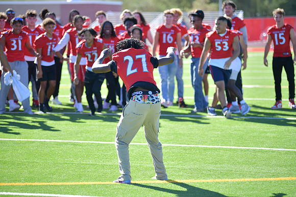 2022 05 homecoming assembly DE1_6011