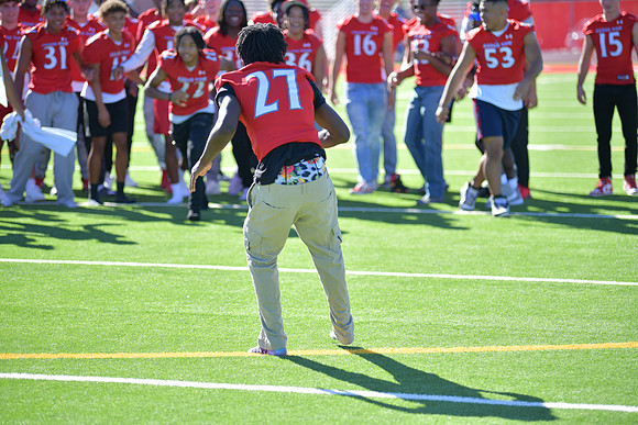 2022 05 homecoming assembly DE1_6012