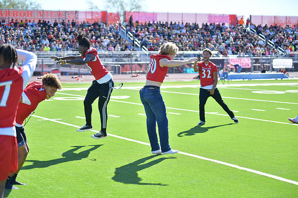 2022 05 homecoming assembly DE1_6023