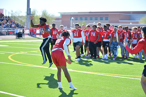 2022 05 homecoming assembly DE1_6021