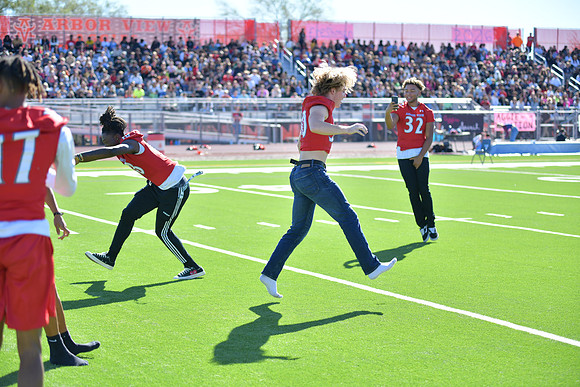 2022 05 homecoming assembly DE1_6024