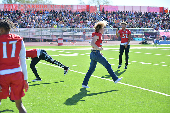 2022 05 homecoming assembly DE1_6025