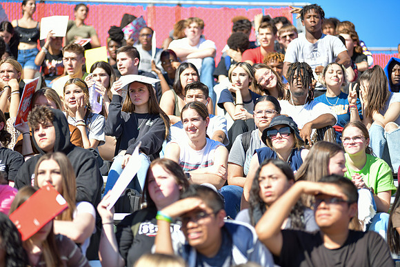 2022 05 homecoming assembly DE1_6267