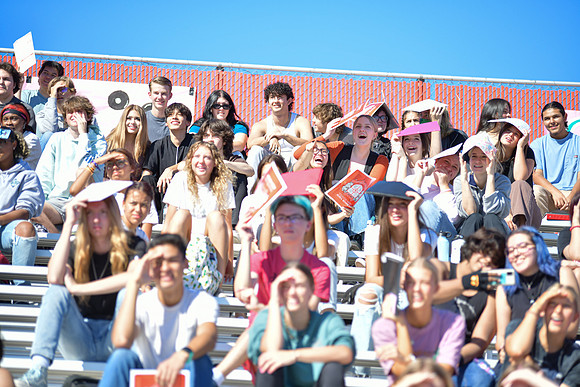 2022 05 homecoming assembly DE1_6277