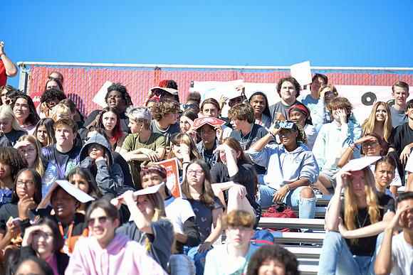 2022 05 homecoming assembly DE1_6276