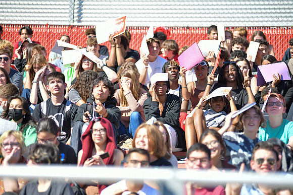 2022 05 homecoming assembly DE1_6284