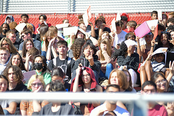 2022 05 homecoming assembly DE1_6285