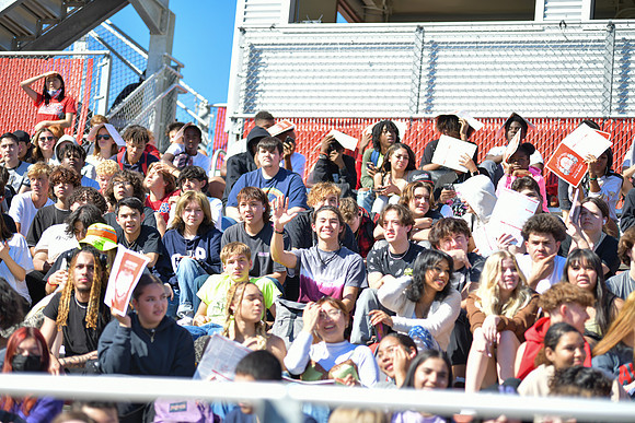 2022 05 homecoming assembly DE1_6287