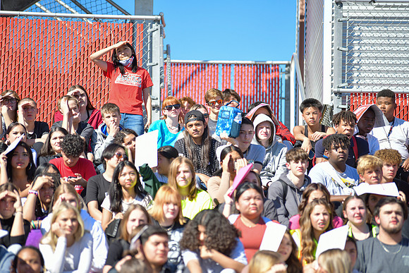 2022 05 homecoming assembly DE1_6296
