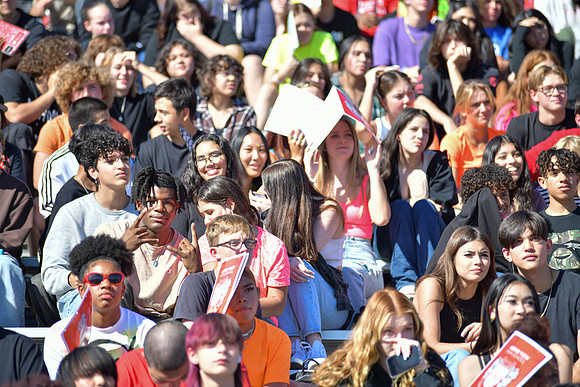 2022 05 homecoming assembly DE1_6301
