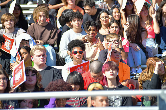 2022 05 homecoming assembly DE1_6304