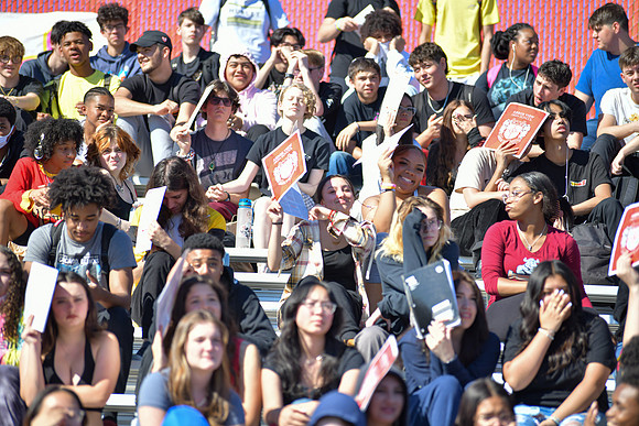 2022 05 homecoming assembly DE1_6306