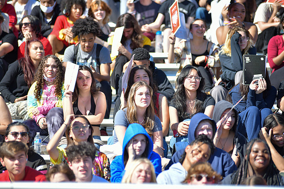 2022 05 homecoming assembly DE1_6307