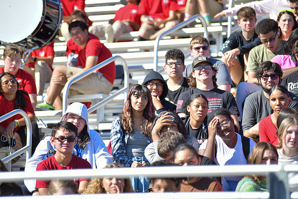 2022 05 homecoming assembly DE1_6314