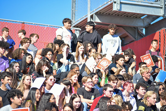 2022 05 homecoming assembly DE1_6317