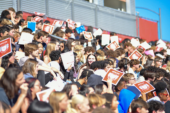 2022 05 homecoming assembly DE1_6331