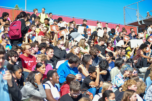 2022 05 homecoming assembly DE1_6334