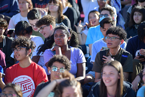2022 05 homecoming assembly DE1_6344