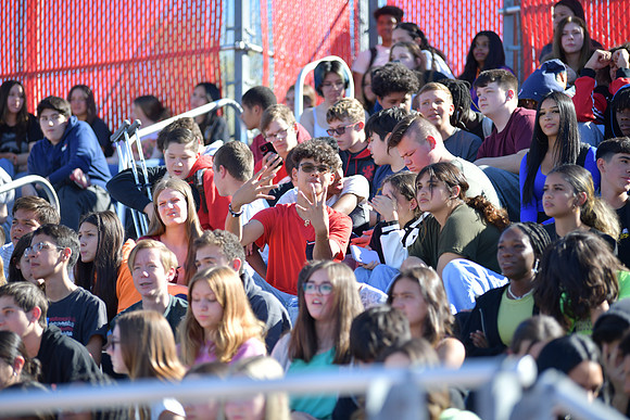 2022 05 homecoming assembly DE1_6347
